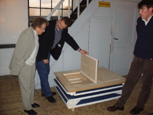 Begutachtung der Blasebälge. Foto: Volker Bandelow.